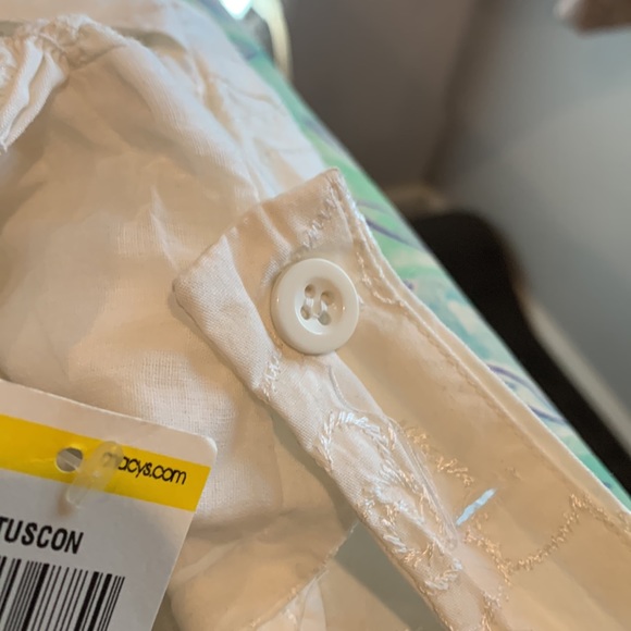 Dress - Picture 9 of 9